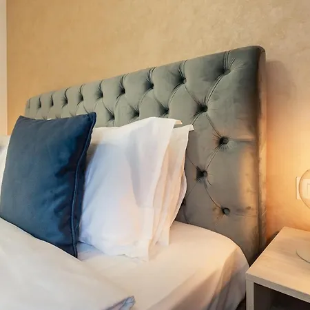 5th Floor Executive With Balcony And Free Parking *