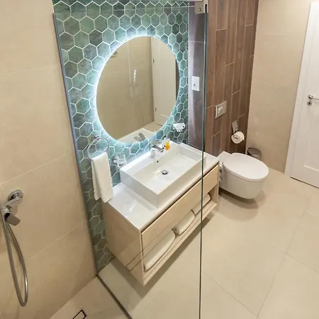 5th Floor Executive With Balcony And Free Parking 브라쇼브