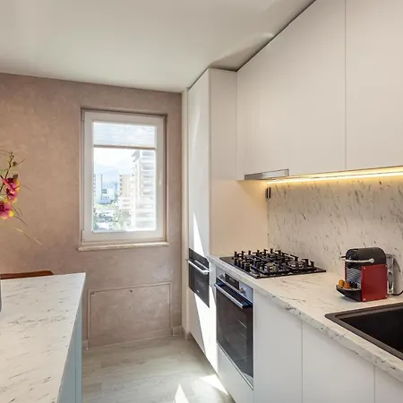 아파트 5th Floor Executive With Balcony And Free Parking *