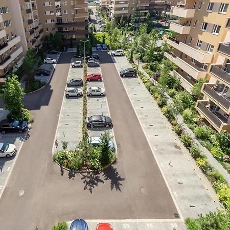 5th Floor Executive With Balcony And Free Parking *