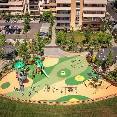 5th Floor Executive With Balcony And Free Parking