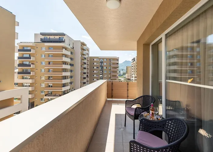 Apartment 5th Floor Executive With Balcony And Free Parking *