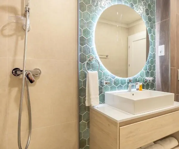 5th Floor Executive With Balcony And Free Parking Apartmán *