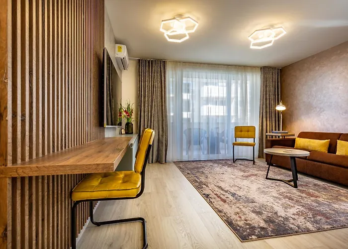 5th Floor Executive With Balcony And Free Parking *