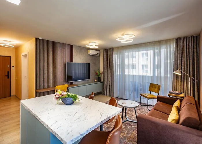 Apartment 5th Floor Executive With Balcony And Free Parking *